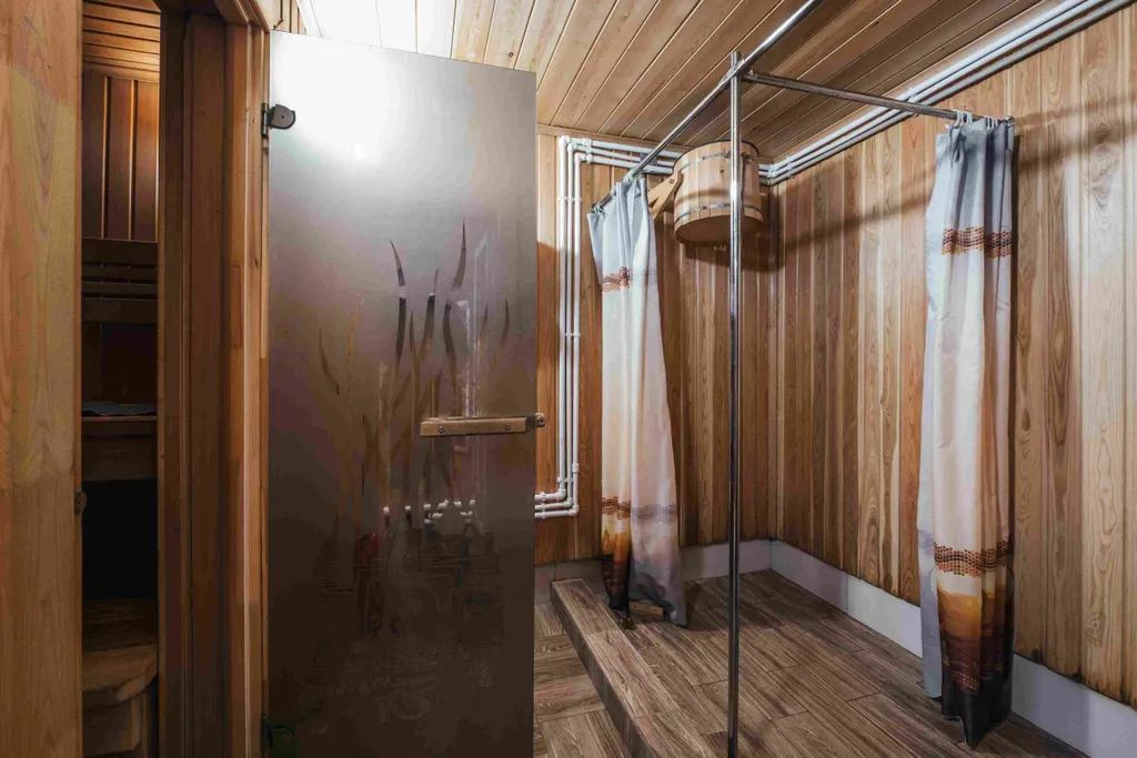 Коттедж Гостевой двор Дом в кедрах — Шерегеш