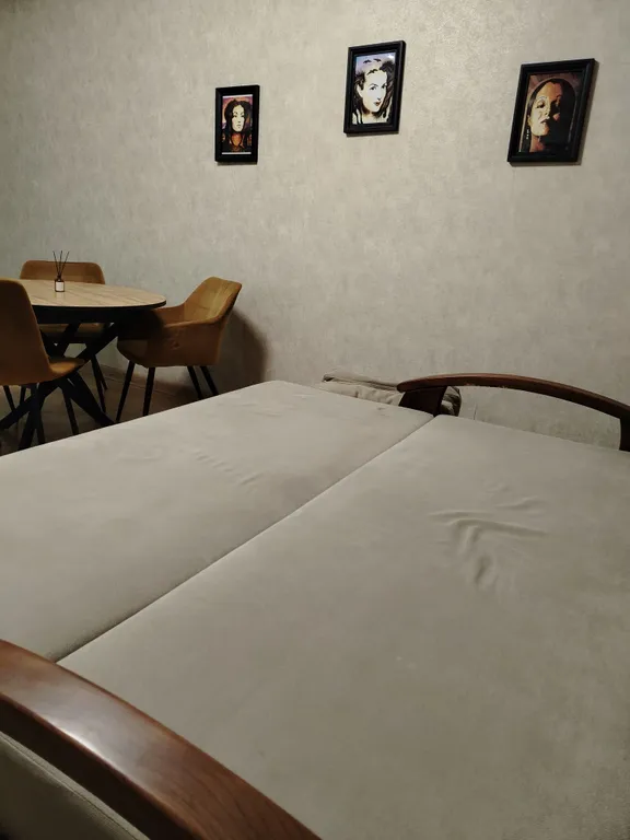 Евротрешка у ЖД вокзал и зоопарка