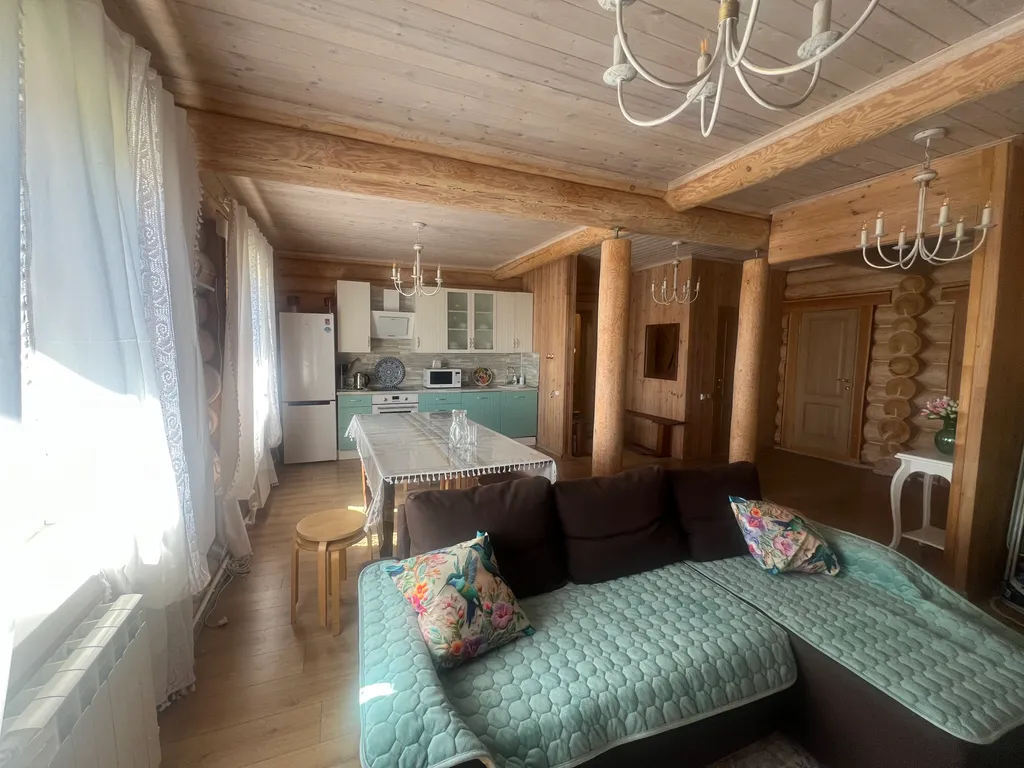 Двухэтажный дом с видом на Галичское озеро