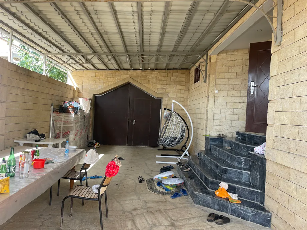 Большой, уютный дом на первой линии, со своим выходом на море