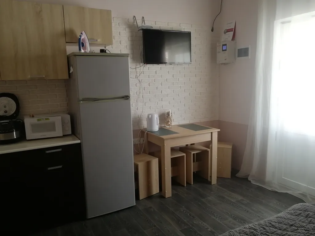 Уютный трёхместный номер на берегу моря