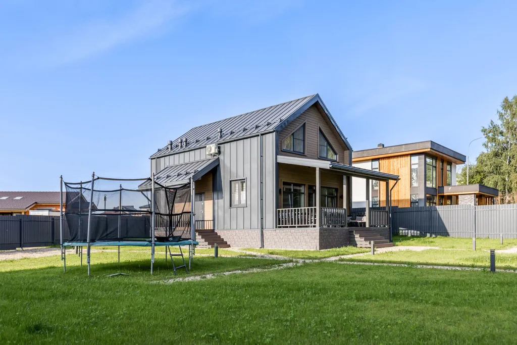 Коттедж Загородный дом с видом на лес — Брёхово