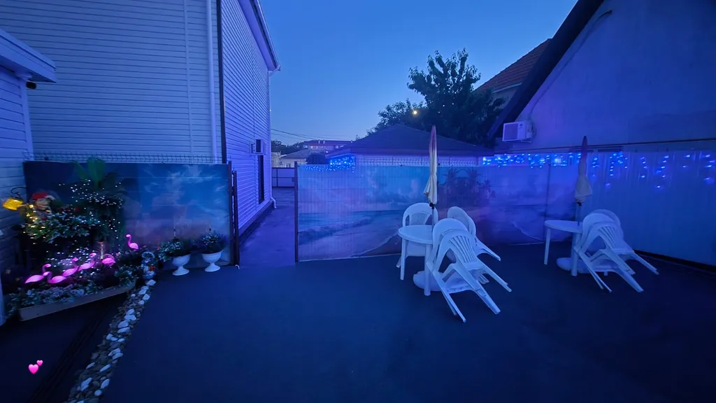 Квартира Квартира Четырехместный номер в центре города,с зоной отдыха и бассейном — Темрюк