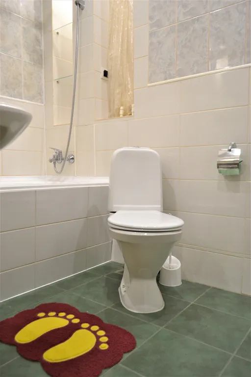 Двухкомнатная квартира с раздельными комнатами в центре возле МАГУ