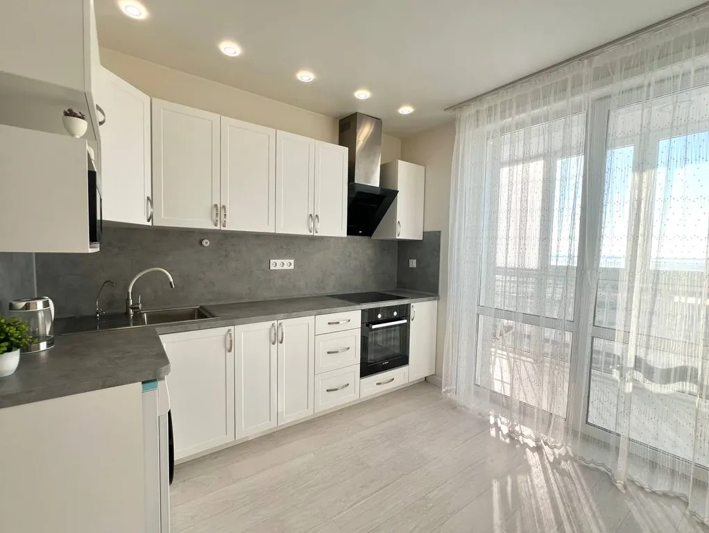 Вернисаж на Броско командированным и туристам города до 4 человек