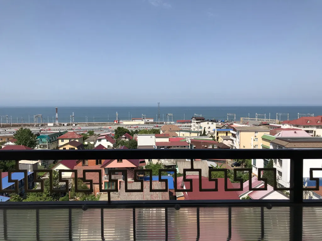 Корона с видом на море