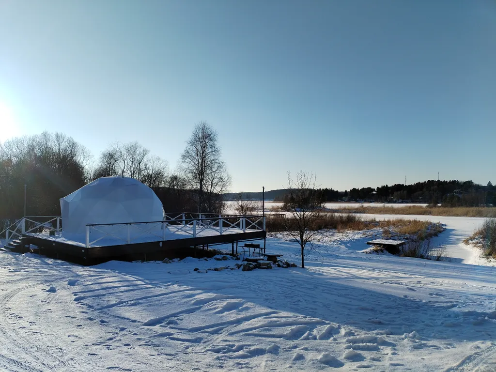 Домик с баней на берегу Ладожского озера