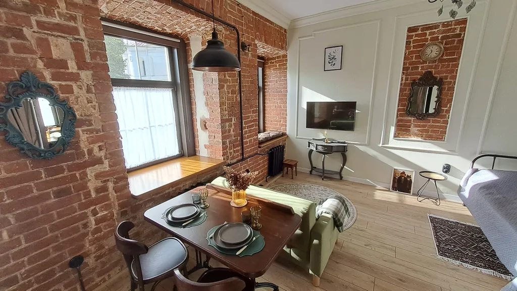 Студия у Соборной площади Кремля