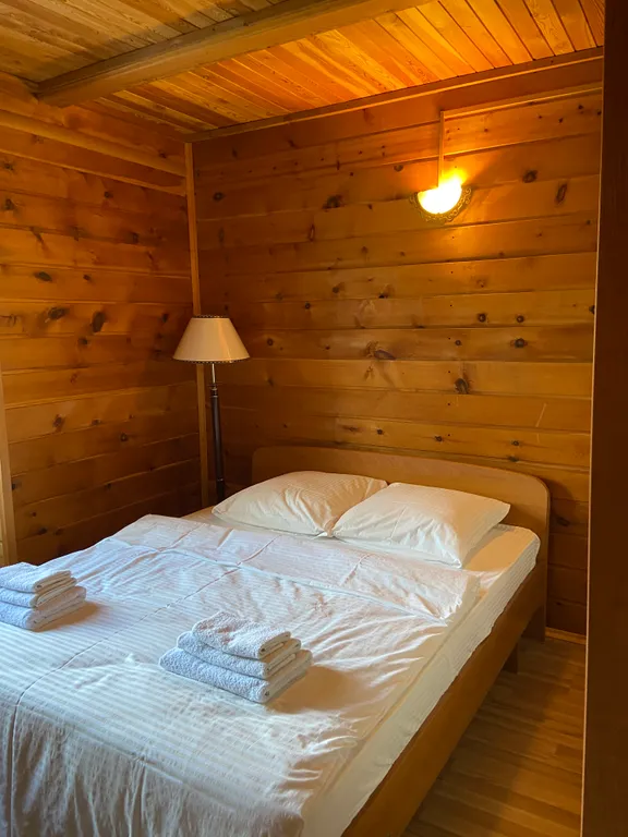 Уютный коттедж с камином