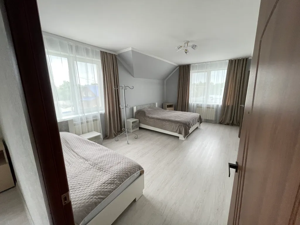 Уютный двухэтажный дом в черте города для отдыха и работы