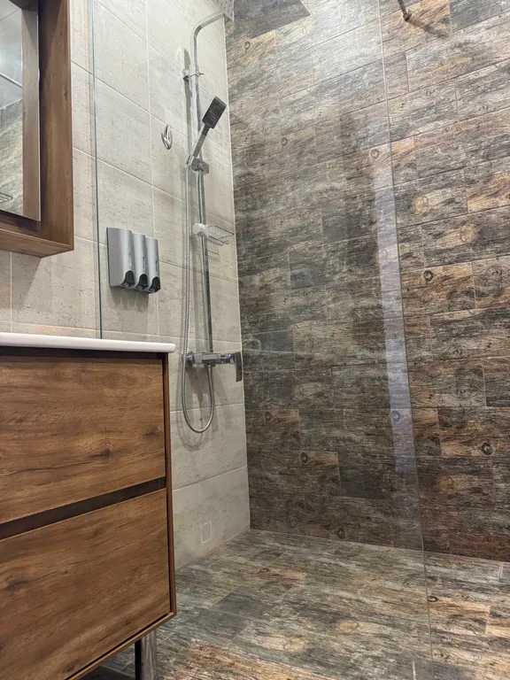 Дом-шале в черте города с баней и чаном