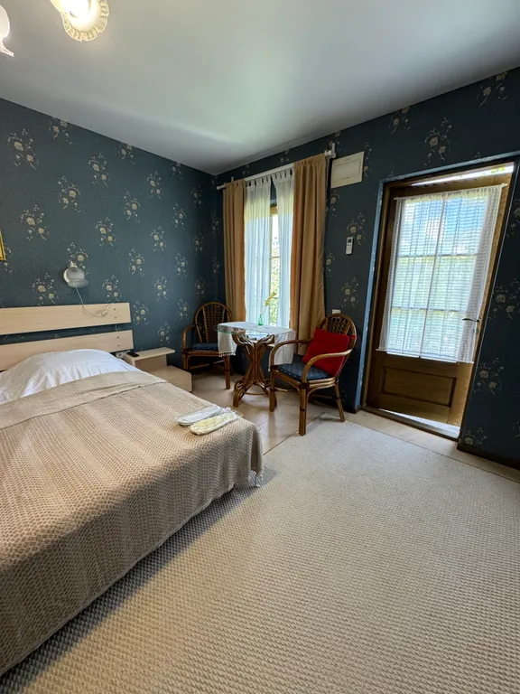 Дом с верандой в саду