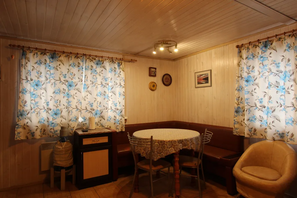 Гостевой уютный дом Соль Севера с баней на берегу залива Ура