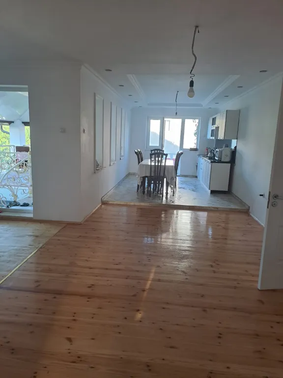 Дом 2 этажный просторный со всеми условиями. 2 этаж верандой