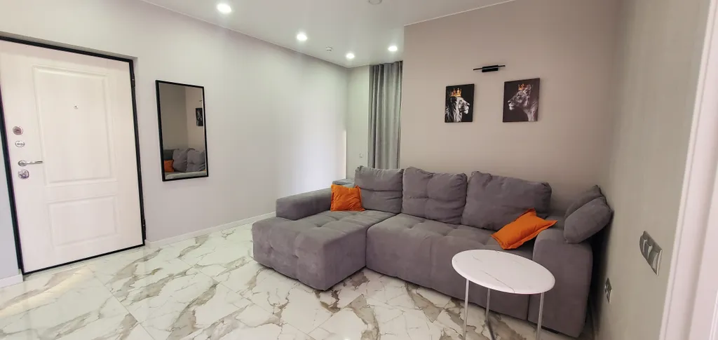 Просторные апартаменты в живописном месте Ялты с видом на море