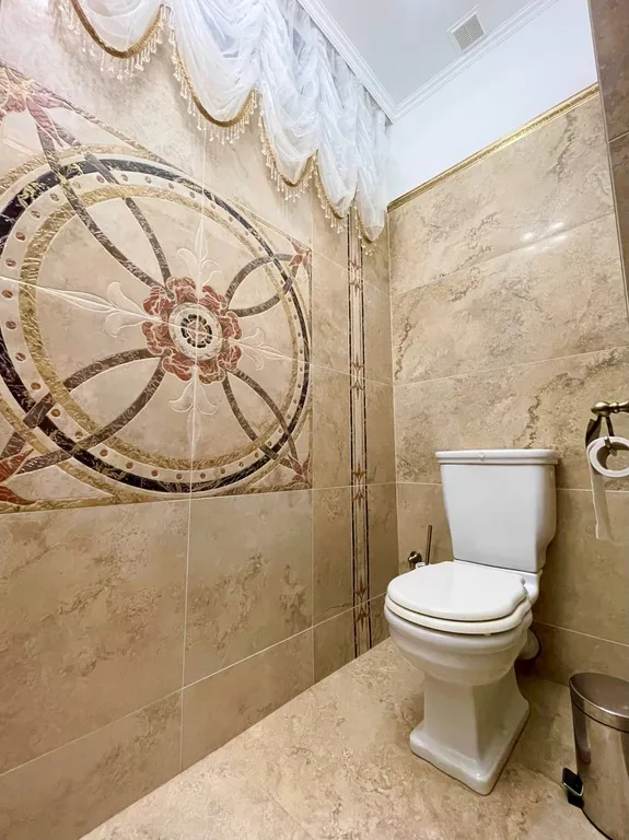 Котедж в классическом стиле с бассейном, сауной, бильярдом