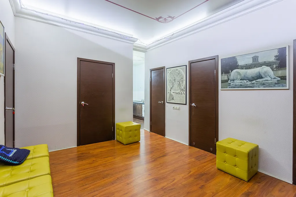 Квартира Уютная комната на двоих в сердце города, 1 минута метро Полянка — Москва