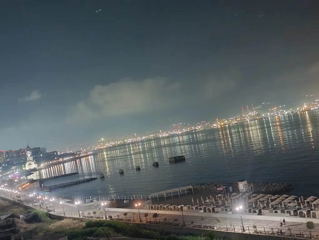 Новая евро-двушка с панорамным видом на море и пляж перед домом