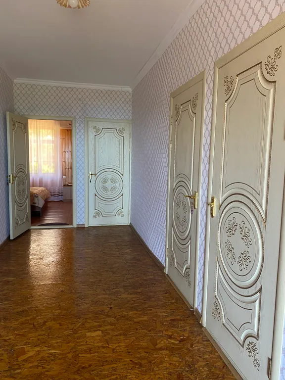 Эконом просторный номер с кондиционером с удобствами на этаже