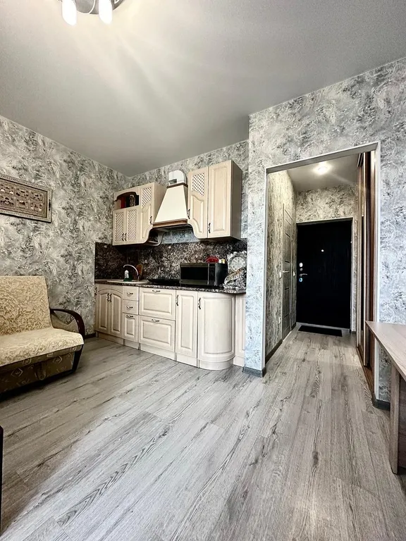 Комфортная и очень уютная студия с шикарной душевой комнатой