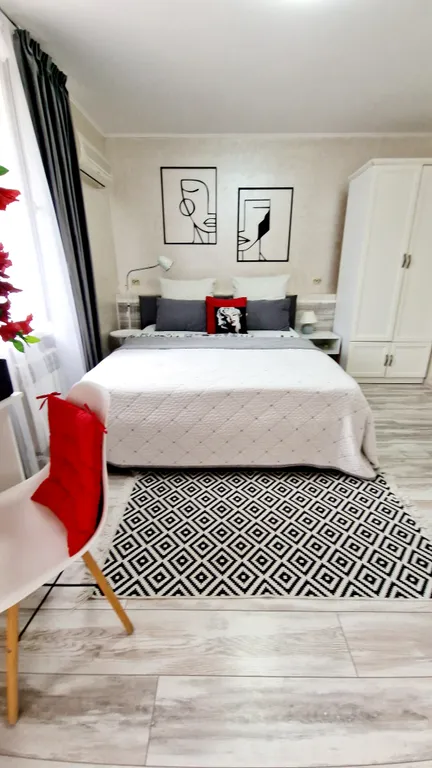 Квартира Квартира Просторная студия с балконом на тихой улице — Геленджик