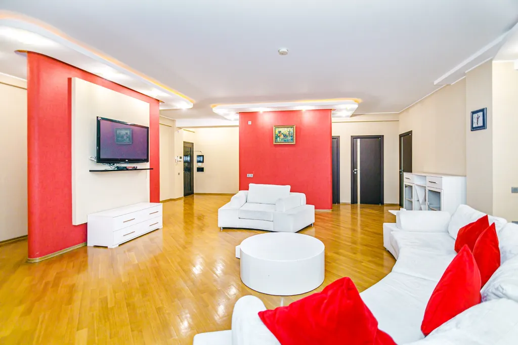 Lux family apartment