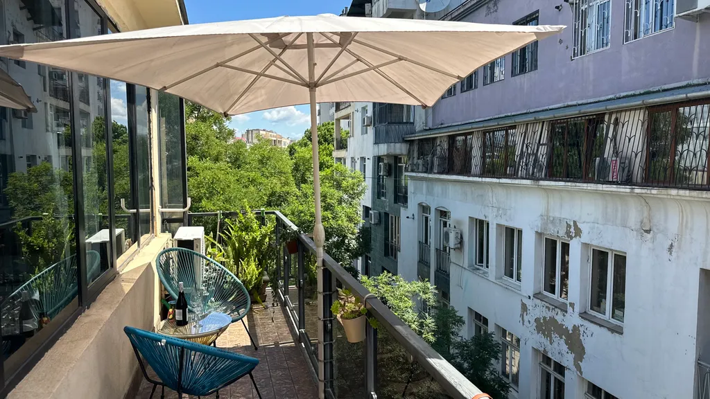 Cloudy Tbilisi Apartment