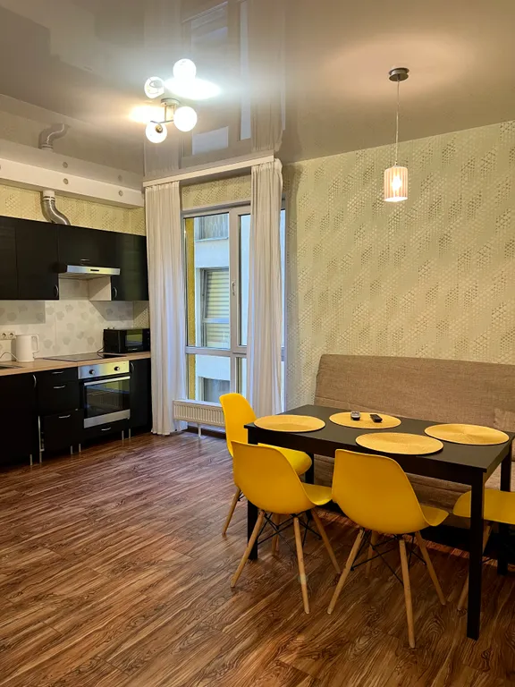 Большая семейная квартира с джакузи, двумя спальнями, кухней-гостиной