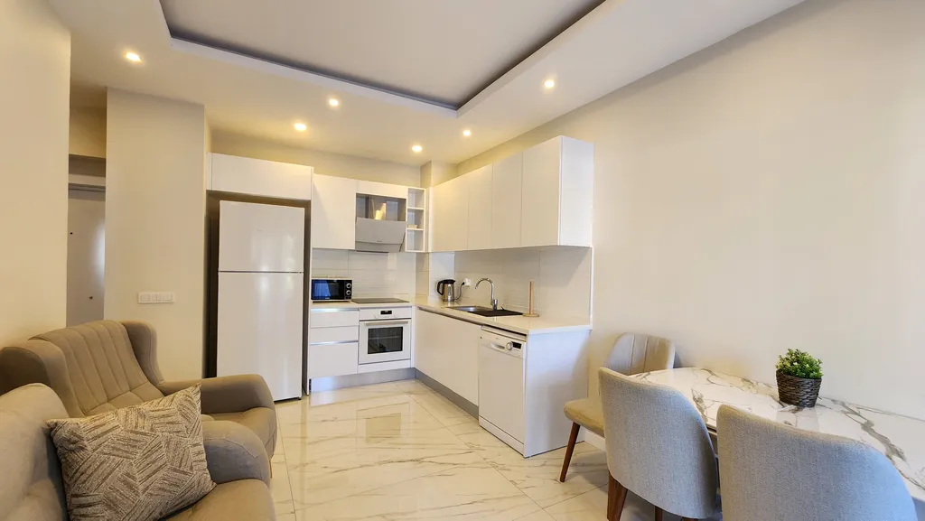 Квартира с видом на горы и выходом к бассейну