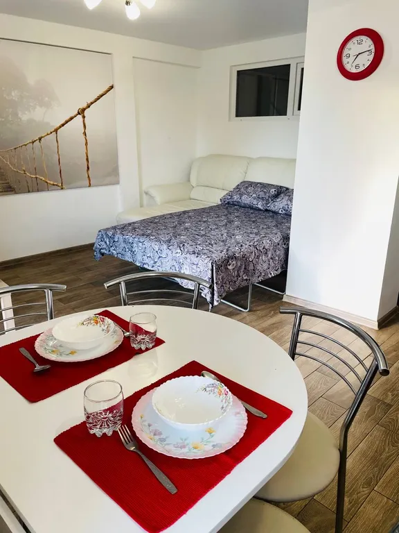 2-комнатный апартамент с террасой у моря