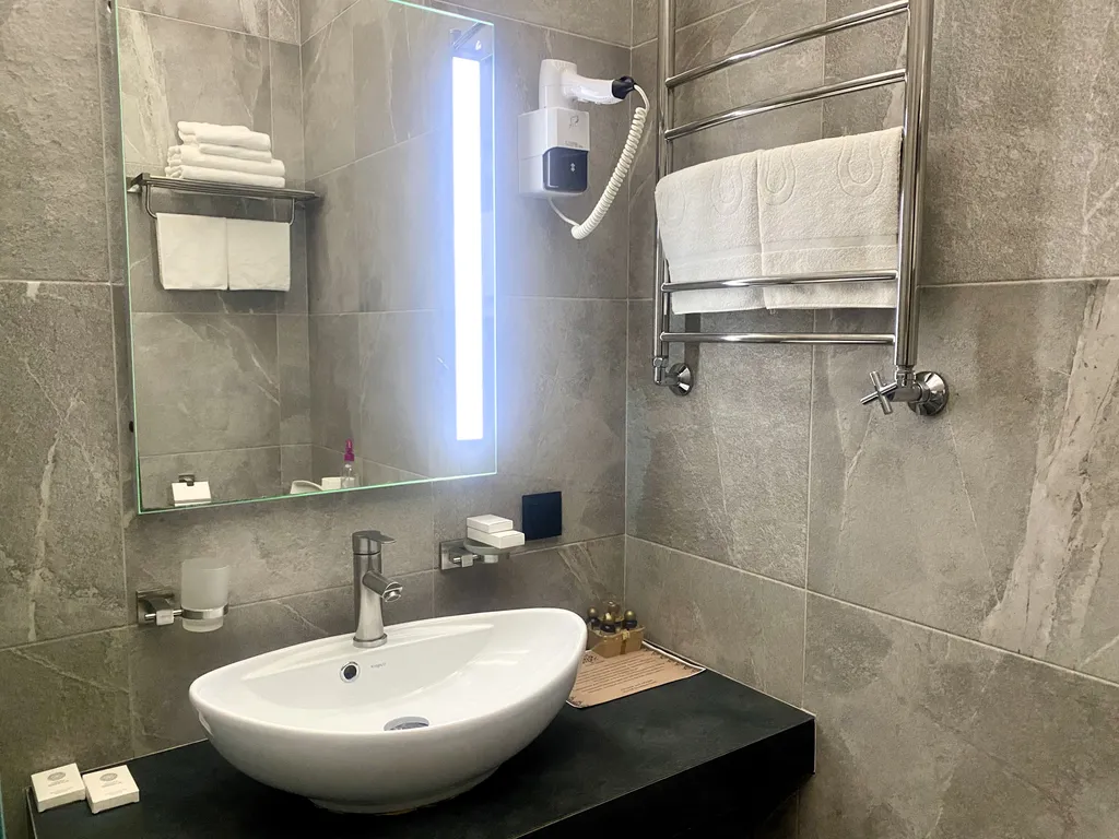 ALUAR boutique hotel-первый отель без детей в АБХАЗИИ.