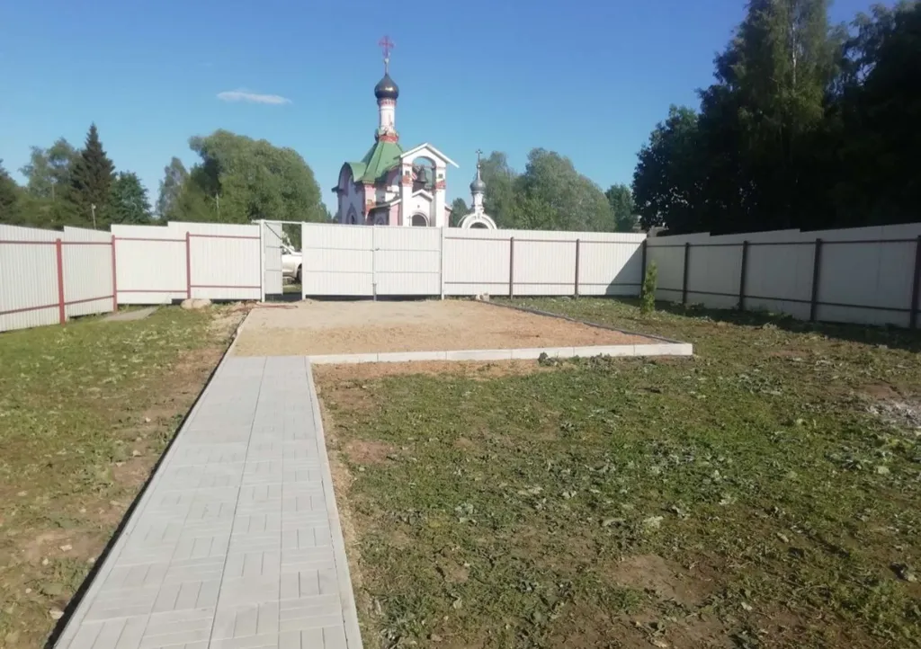 Домик у озера