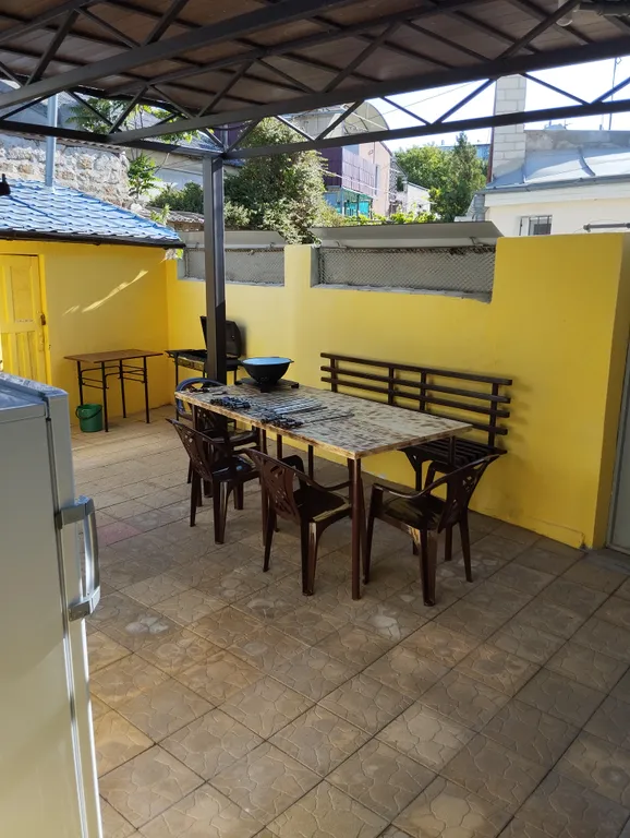 Дом у моря и парка фрунзе