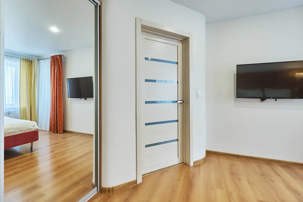 Комфортная двухкомнатная квартира у Лагерного сада