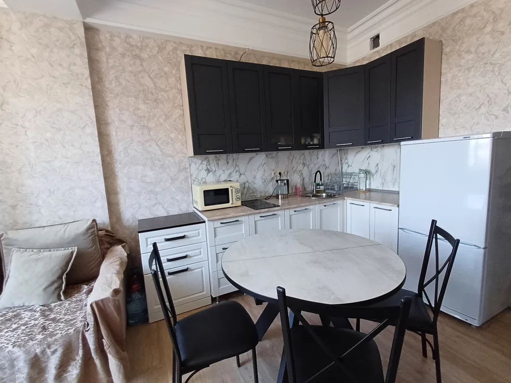 Уютная квартира в спальном районе недалеко от моря