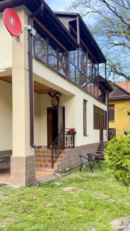 Большой дом у реки в горах с баней и чаном