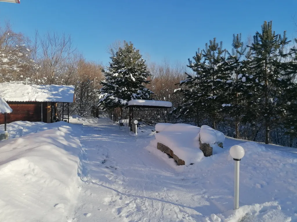 Уютный дом с гаражом у горной речки с видом на горы