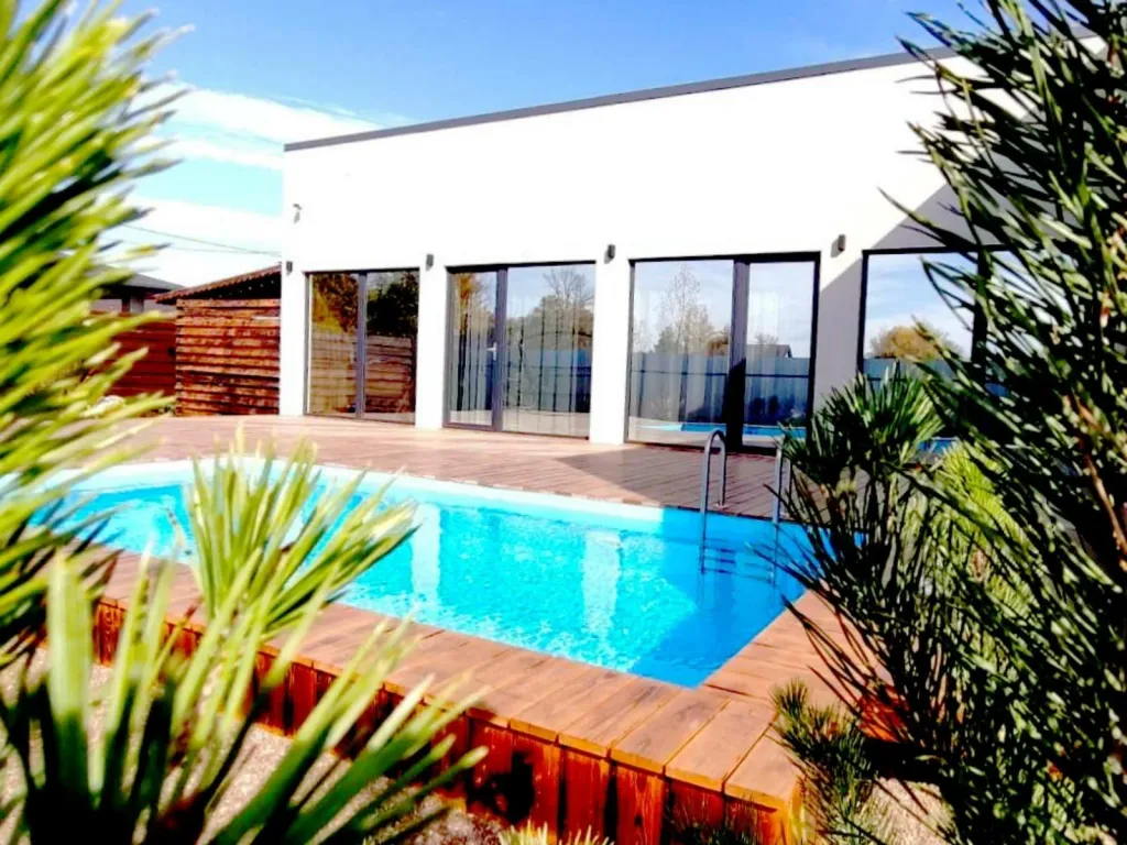 Уютный дом с русской баней из ольхи и тёплым бассейном