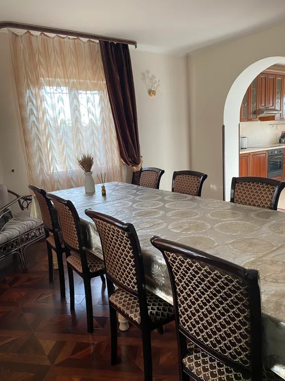 Дом с баней и бассейном