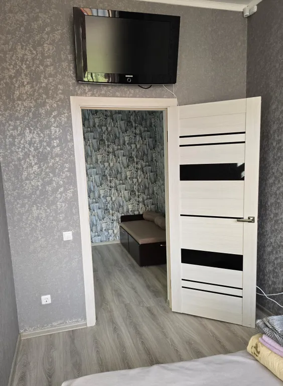 2 х комнатная Квартира с отдельным входом