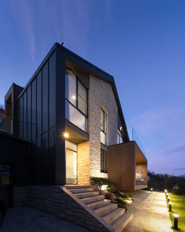 Коттедж Уникальный дом архитектора с видом на горы — Барановка