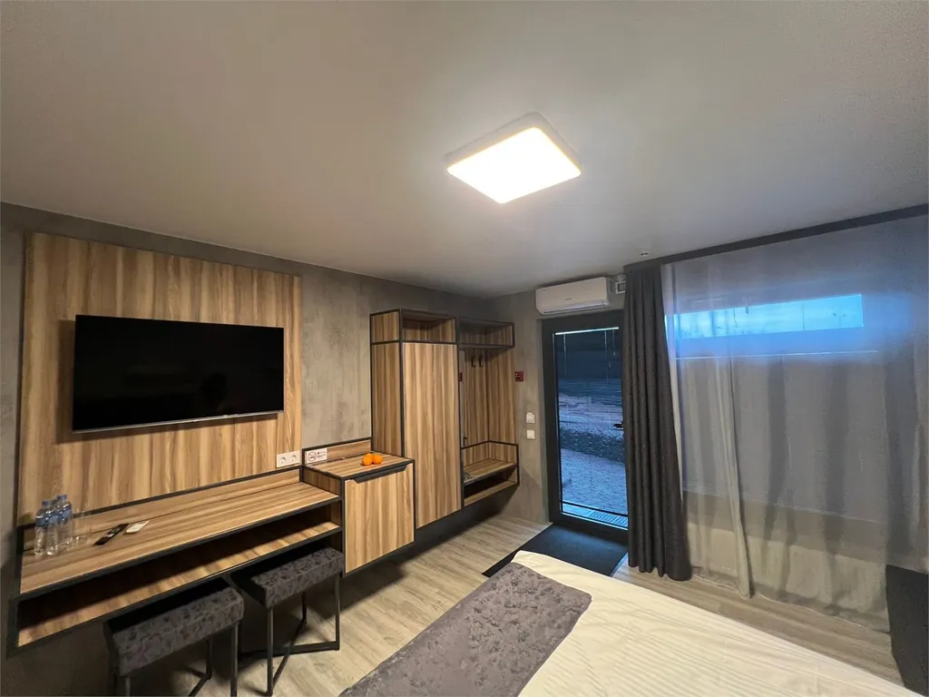 Стандарт с большой кроватью и дополнительным местом