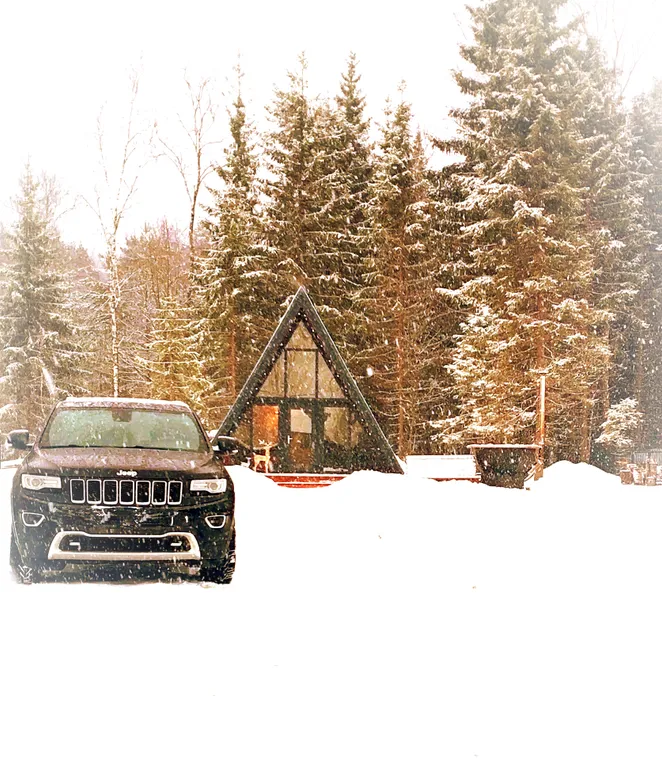 А-фрейм с чаном у леса