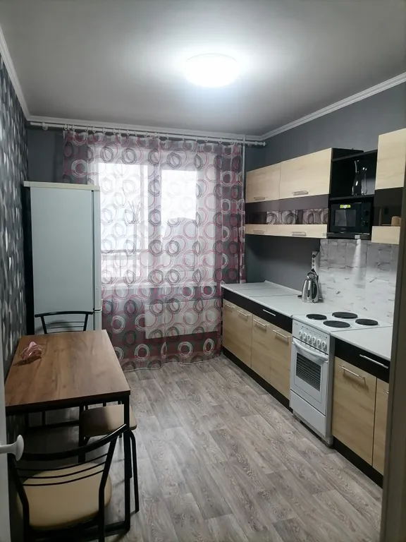 Чистая двухкомнатная квартира на Каштаке