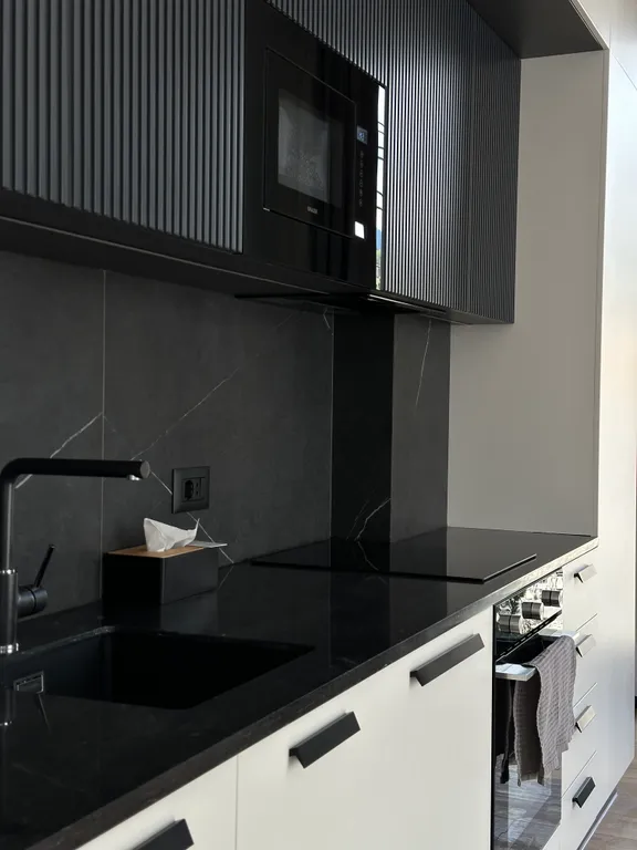 Апартаменты люкс с личной террасой и выходом к бассейну