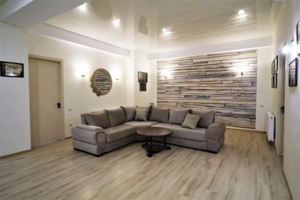 4-комнатная Квартира — аренда посуточно в Тбилиси