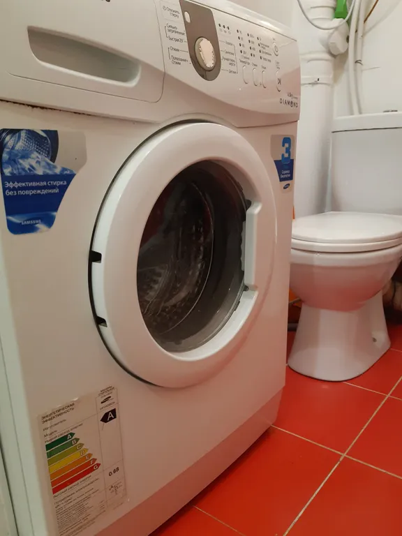 Студия на берегу моря, центр