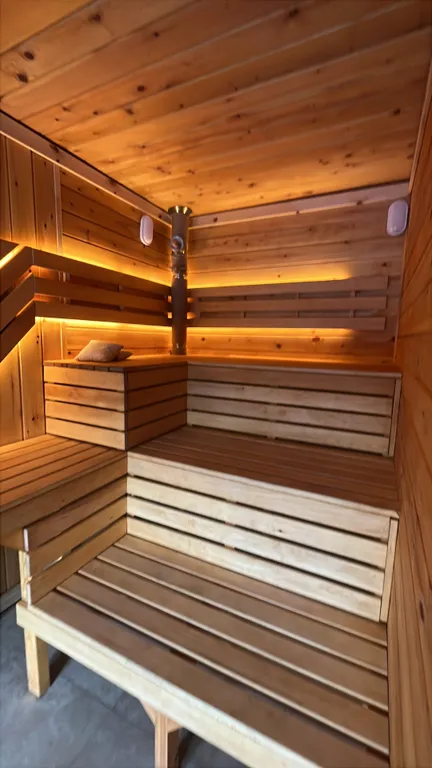 Уютная комната с видом на горы