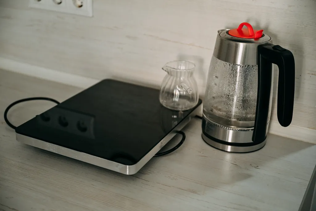 Студия с террасой и бассейном на первой береговой линии