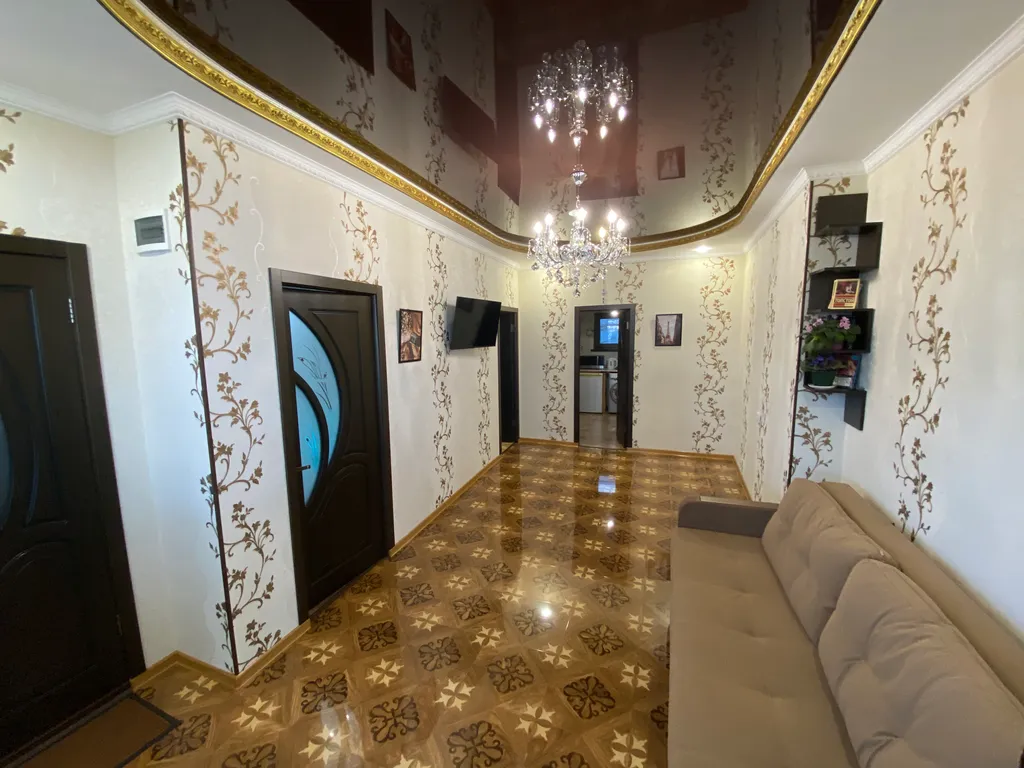 Этаж в гостевом домике в центре под ключ